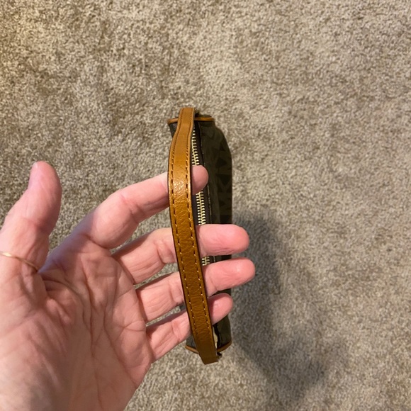 Pouchette - Picture 3 of 3